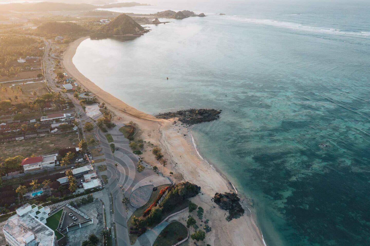 Pesona Pantai Kuta Lombok: Surga Tersembunyi di Nusa Tenggara Barat
